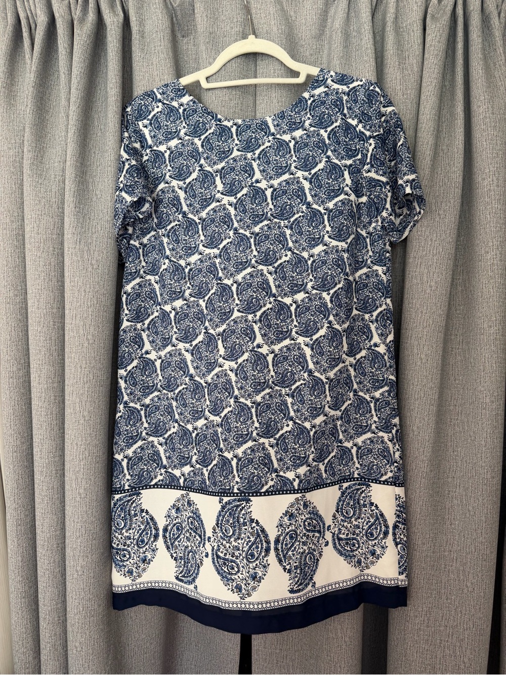 Lulu's Navy and White Paisley Short Sleeve Tunic Dress